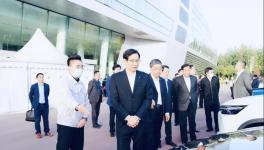 中建材董事長周育先與北汽集團董事長姜德義洽談合作事宜！